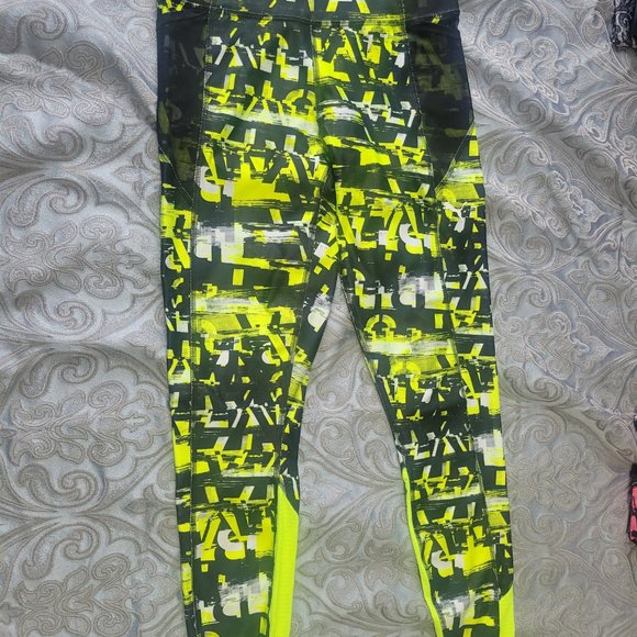 Puma size small leggings - Picture 2 of 3